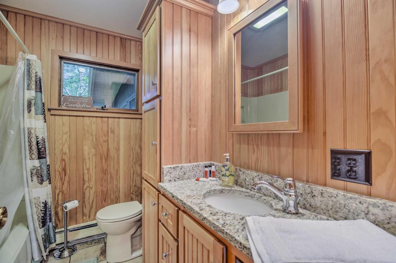 Cozy Adirondacks Cabin Walk To Lake Eaton! Jay Eksteriør bilde